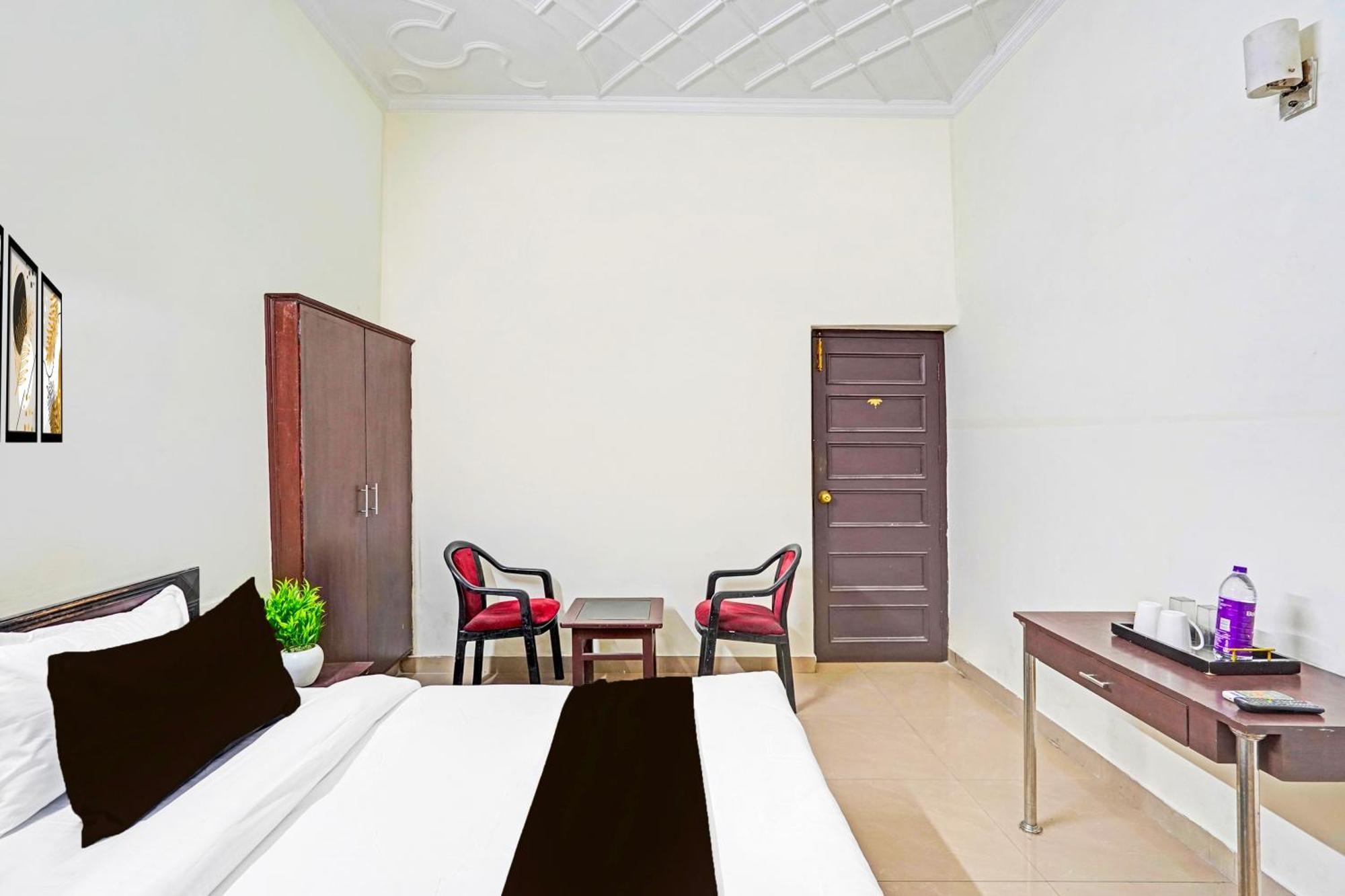 Super Collection O Race Course Dehradun Hotel Exterior photo
