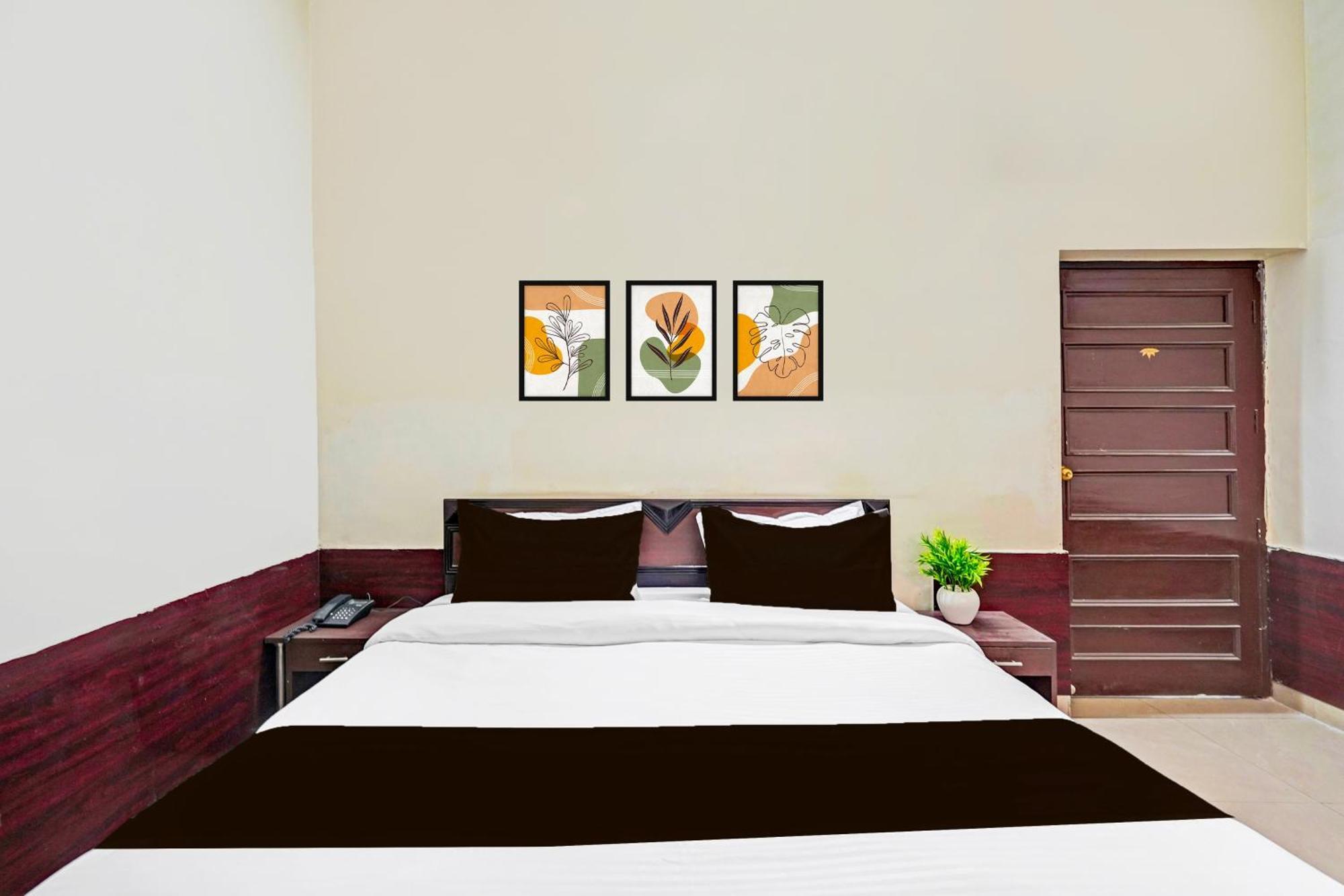 Super Collection O Race Course Dehradun Hotel Exterior photo